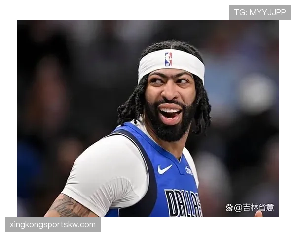 戴维斯冰箱里居然没辣条？这生活简直和NBA判若两人！