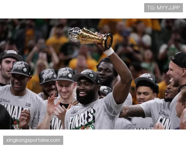 杰伦·布朗挡拆拉开空间，得分效率显著提升驱动凯尔特人攻坚