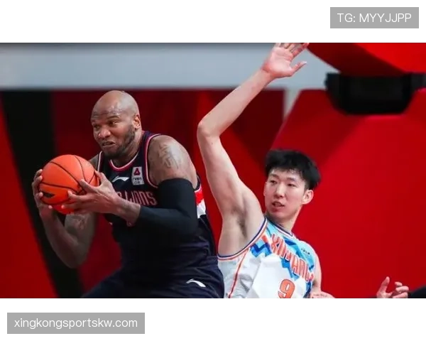 穆托姆博封盖高效提升防守强度 改变球队内线竞争格局