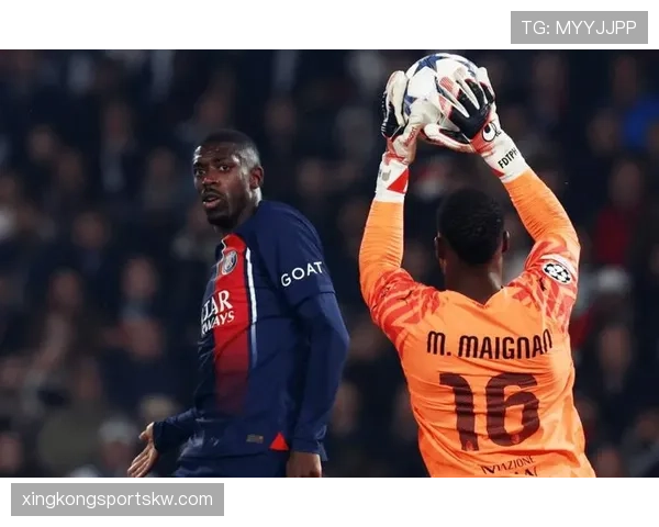 乌加特的战术进化：从防守破坏者到中场过渡枢纽的角色转变解析